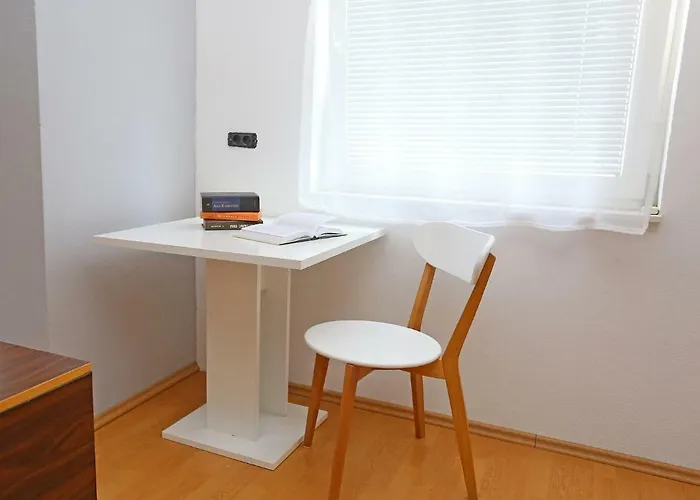 Grey Apartment Split